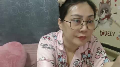 Snapshot of bellbabe chatting on January 12, 10:56 am Bella online show from January 12, 10:56 am