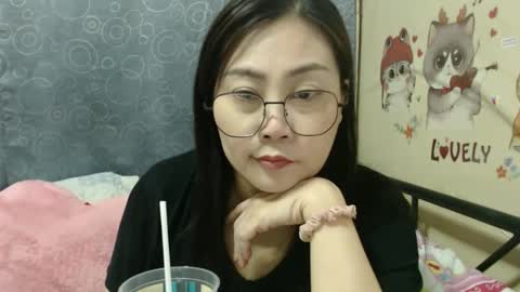 Snapshot of bellbabe chatting on February 11, 10:37 am Bella online show from February 11, 10:37 am