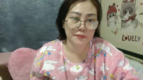 Snapshot of bellbabe chatting on February 21, 4:48 pm Bella online show from February 21, 4:48 pm