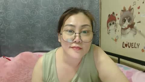 Snapshot of bellbabe chatting on March 10, 11:42 am Bella online show from March 10, 11:42 am