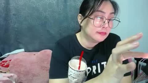 Snapshot of bellbabe chatting on October 5, 8:34 am Bella online show from October 5, 8:34 am