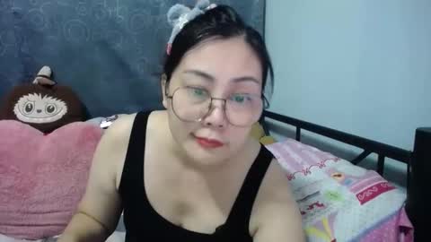 Snapshot of bellbabe chatting on October 15, 10:10 pm Bella online show from October 15, 10:10 pm