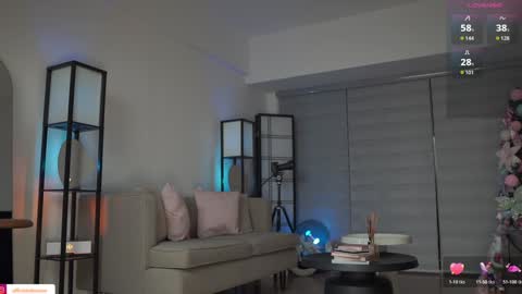 Belle Adrienne  IG  online show from November 28, 12:19 pm