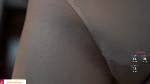 Snapshot of belle_adrienne chatting on April 3, 12:03 pm Belle Adrienne IG online show from April 3, 12:03 pm
