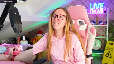 Snapshot of belle_alice chatting on January 6, 10:46 am Alice online show from January 6, 10:46 am