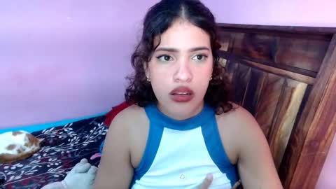 Snapshot of belle_katty000 chatting on May 21, 9:44 pm SOFIA online show from May 21, 9:44 pm