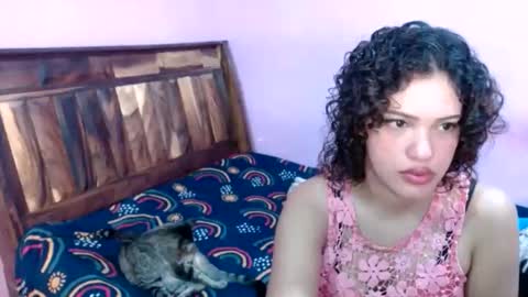 Snapshot of belle_katty000 chatting on June 7, 8:23 pm SOFIA online show from June 7, 8:23 pm
