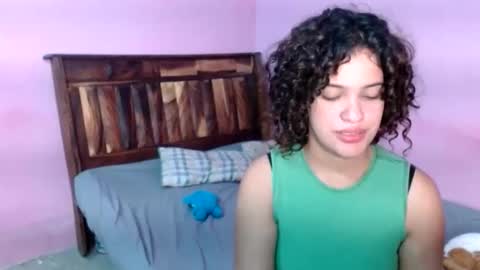 Snapshot of belle_katty000 chatting on June 8, 7:36 pm SOFIA online show from June 8, 7:36 pm