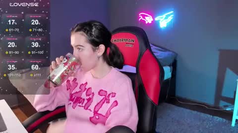 Bella online show from February 25, 5:36 pm