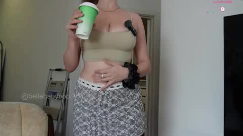 Snapshot of bellebabyboo chatting on April 30, 2:51 am BELLE online show from April 30, 2:51 am