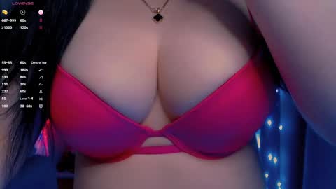 Snapshot of bellelovexx chatting on May 5, 9:01 pm Hello I am kind friendly and cute girl online show from May 5, 9:01 pm