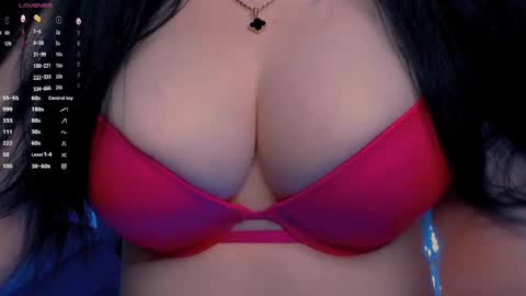 Snapshot of bellelovexx chatting on May 14, 10:05 pm Hello I am kind friendly and cute girl online show from May 14, 10:05 pm