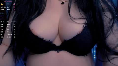 Snapshot of bellelovexx chatting on May 22, 10:48 pm Hello I am kind friendly and cute girl online show from May 22, 10:48 pm