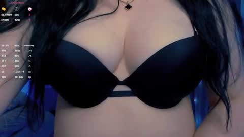 Snapshot of bellelovexx chatting on June 26, 1:59 pm Hello I am kind friendly and cute girl online show from June 26, 1:59 pm