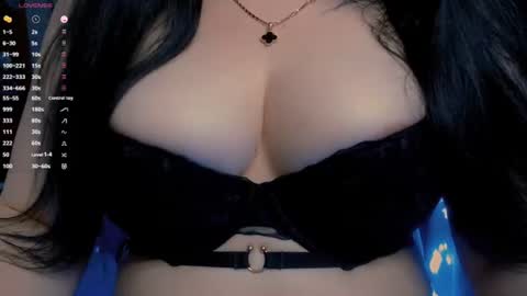 Snapshot of bellelovexx chatting on July 22, 10:01 pm Hello I am kind friendly and cute girl online show from July 22, 10:01 pm