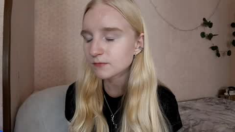 bellemellody online show from June 7, 5:22 am