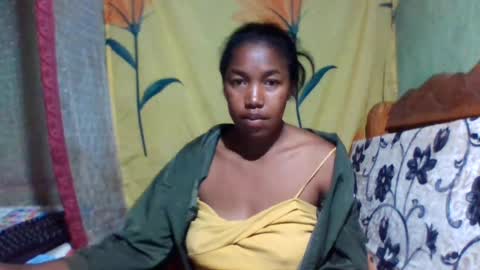 Snapshot of bellemiahxx chatting on July 1, 5:20 am bellemiahXx online show from July 1, 5:20 am