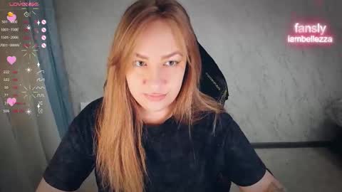 Your Annabelle Wolf  online show from December 3, 7:12 pm