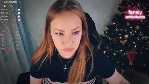 Your Annabelle Wolf  online show from December 17, 1:06 pm