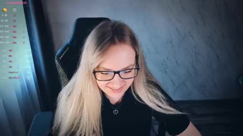 Snapshot of bellezza_ chatting on June 1, 4:20 pm Your Annabelle Wolf online show from June 1, 4:20 pm