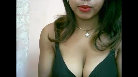 Snapshot of bellibellah chatting on May 8, 7:57 am BelliBellah online show from May 8, 7:57 am