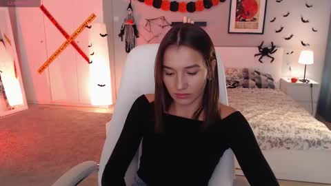 Bella online show from October 26, 1:33 am