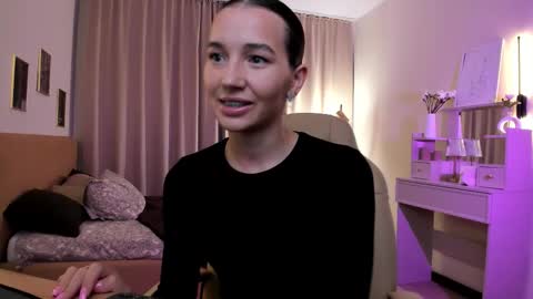 Bella online show from November 14, 1:48 am