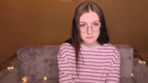 Snapshot of bemine_bemine chatting on March 3, 2:18 am bemine_bemine online show from March 3, 2:18 am