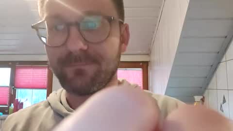 Snapshot of ben00189 chatting on March 19, 5:17 pm ben00189 online show from March 19, 5:17 pm