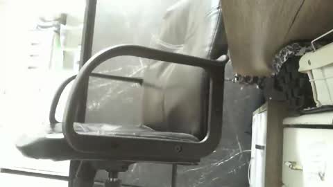 Snapshot of beninoam75 chatting on April 10, 11:04 am beninoam75 online show from April 10, 11:04 am