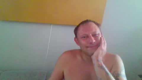Snapshot of benizio_ chatting on July 7, 11:25 am benizio online show from July 7, 11:25 am