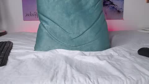 Snapshot of benjamin_gray chatting on November 11, 8:09 pm jeison online show from November 11, 8:09 pm