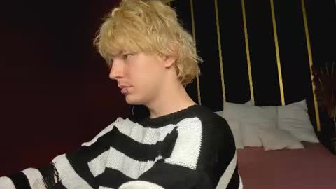 Snapshot of benjamin_harris chatting on August 4, 3:25 pm Benjamin online show from August 4, 3:25 pm