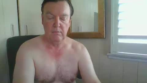 Snapshot of benjoid chatting on November 21, 11:25 pm benjoid online show from November 21, 11:25 pm