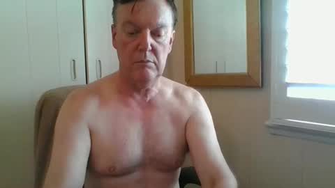 Snapshot of benjoid chatting on March 3, 1:01 am benjoid online show from March 3, 1:01 am