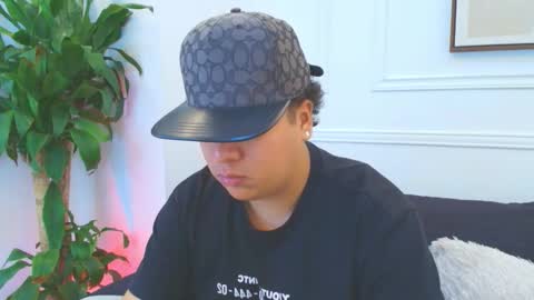 bennett_alejoo online show from January 6, 6:22 pm