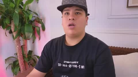 bennett_alejoo online show from April 13, 6:57 pm