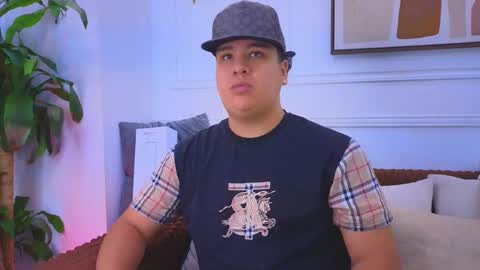 bennett_alejoo online show from April 16, 7:03 pm