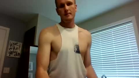 Snapshot of bennyc04041987 chatting on April 23, 6:43 pm BennyC online show from April 23, 6:43 pm