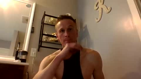Snapshot of bennyc04041987 chatting on May 1, 8:35 pm BennyC online show from May 1, 8:35 pm