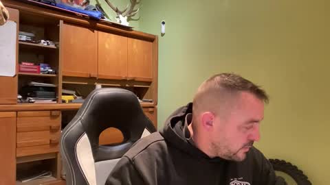 benochau online show from April 18, 4:16 am