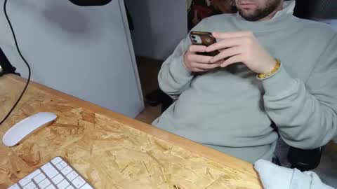 Snapshot of benreich chatting on November 6, 10:10 pm benreich online show from November 6, 10:10 pm