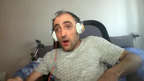 bentish online show from November 11, 7:52 am