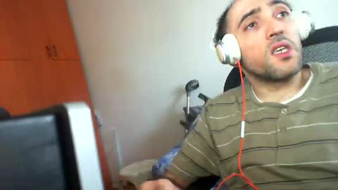 bentish online show from November 25, 9:42 am