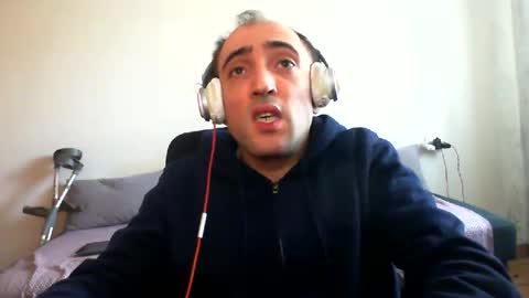 bentish online show from February 12, 7:36 am