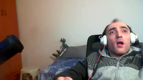 bentish online show from April 2, 9:51 am