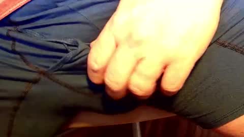 Snapshot of bentley507070 chatting on November 17, 5:08 pm Ben online show from November 17, 5:08 pm