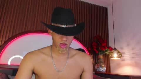 bento_fox online show from March 3, 2:50 am