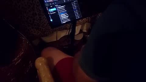 Snapshot of bentpilot chatting on September 18, 2:35 am bentpilot online show from September 18, 2:35 am