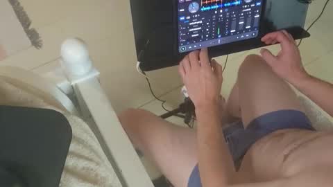 Snapshot of bentpilot chatting on February 12, 4:13 pm bentpilot online show from February 12, 4:13 pm